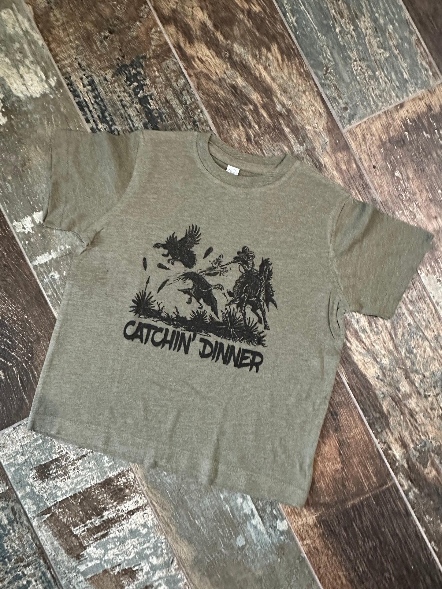 CATCHIN DINNER TEE